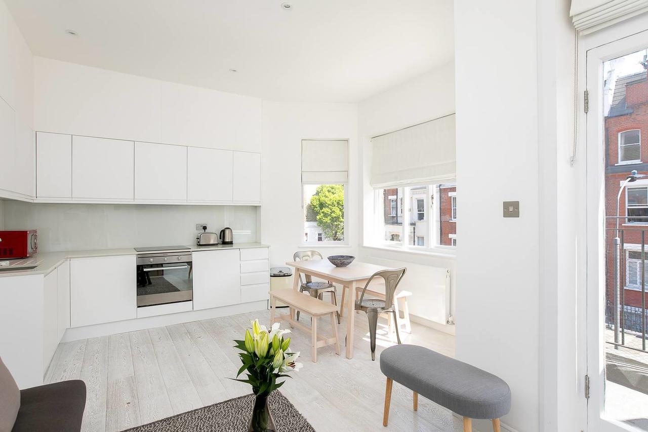 Guestready - West Kensington Home Wbalcony Londres Extérieur photo